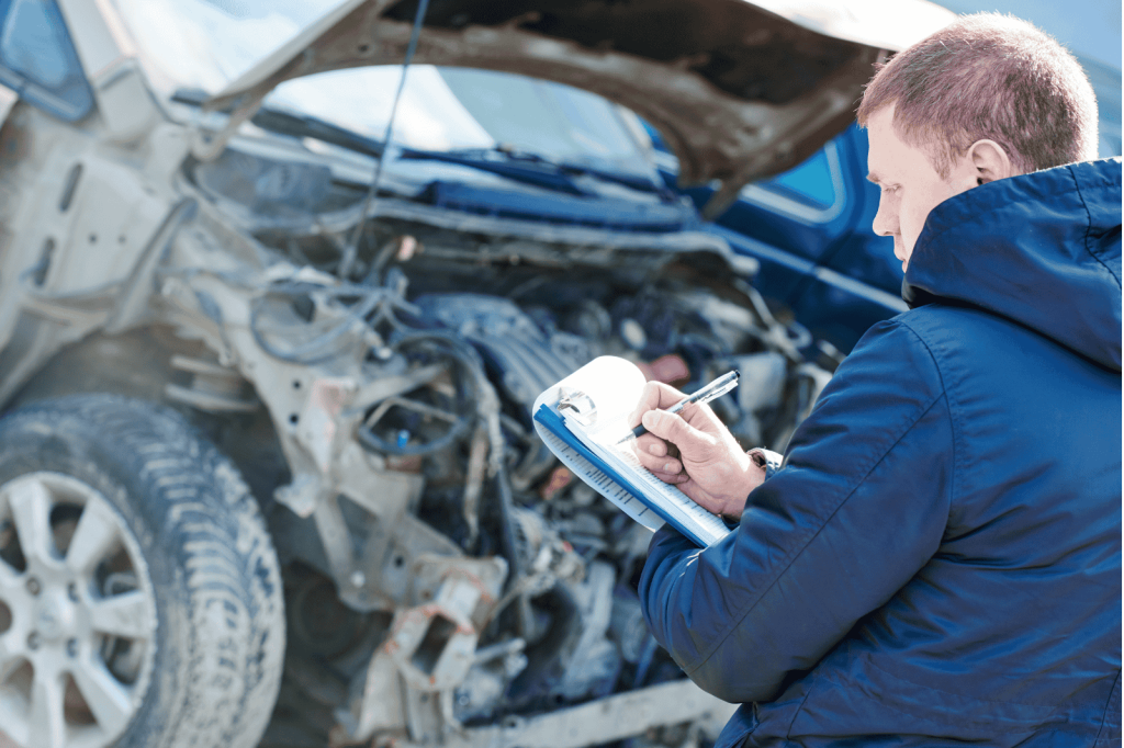 (Tegen)expert noteert schade na ernstig auto-ongeval